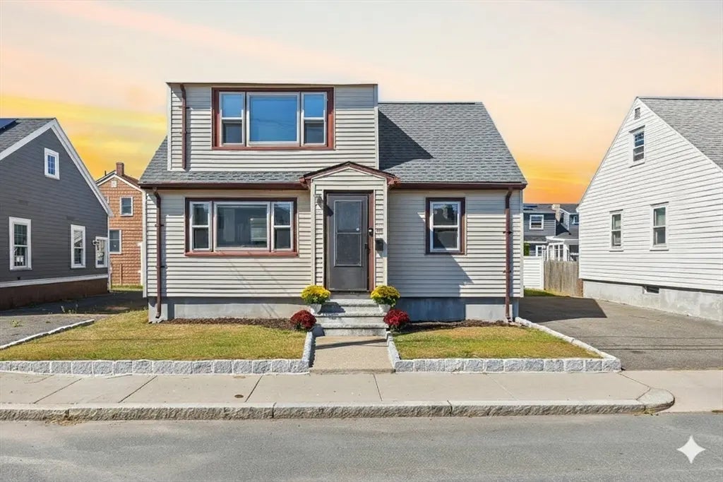 19 Maryland Ave, Winthrop