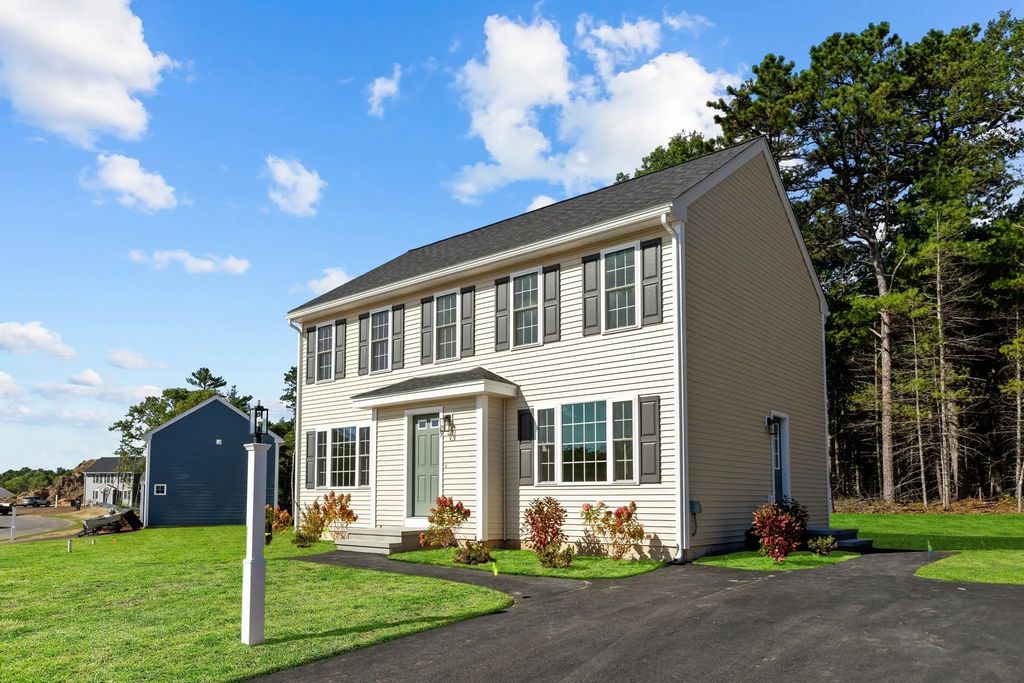 29 Bumblebee Dr, Plymouth