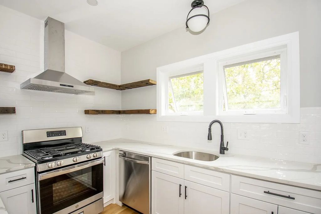 348 Chelsea St. #3, Boston
