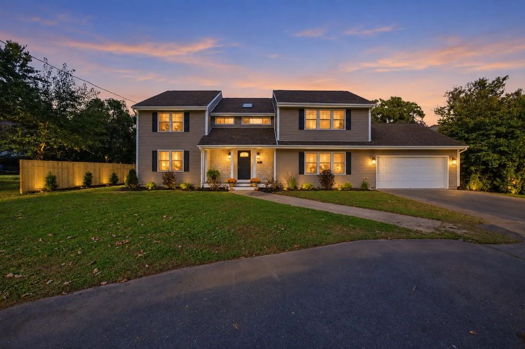 126 Barry St, Agawam