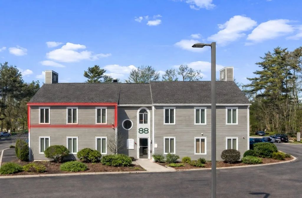 88 Faunce Corner Mall Rd #250, Dartmouth