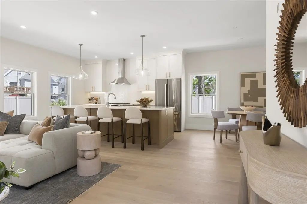 326 Lowell Street #1, Somerville