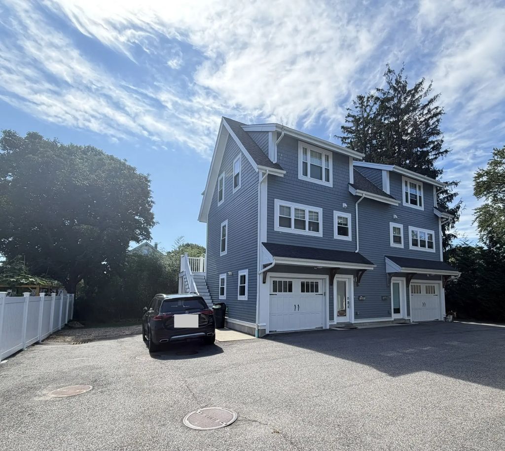 97 Atlantic St #4, Quincy