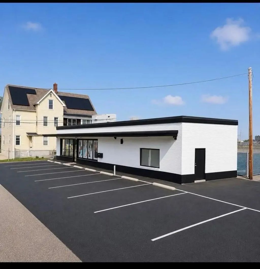 100 Harvard St, Fitchburg