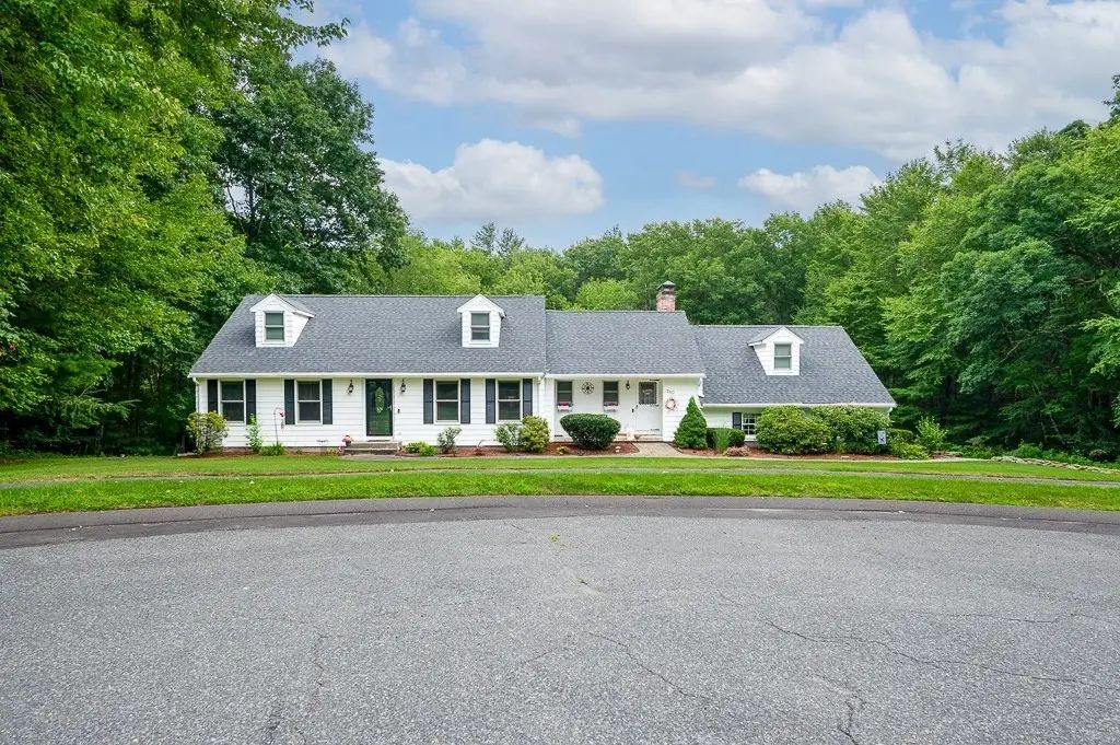 240 Meadow Wood Dr, Holden
