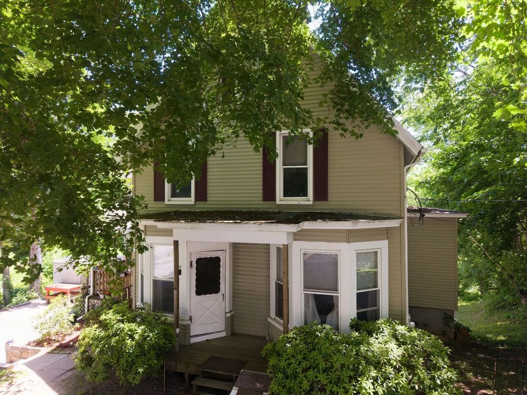 52 Cherry Street, Spencer