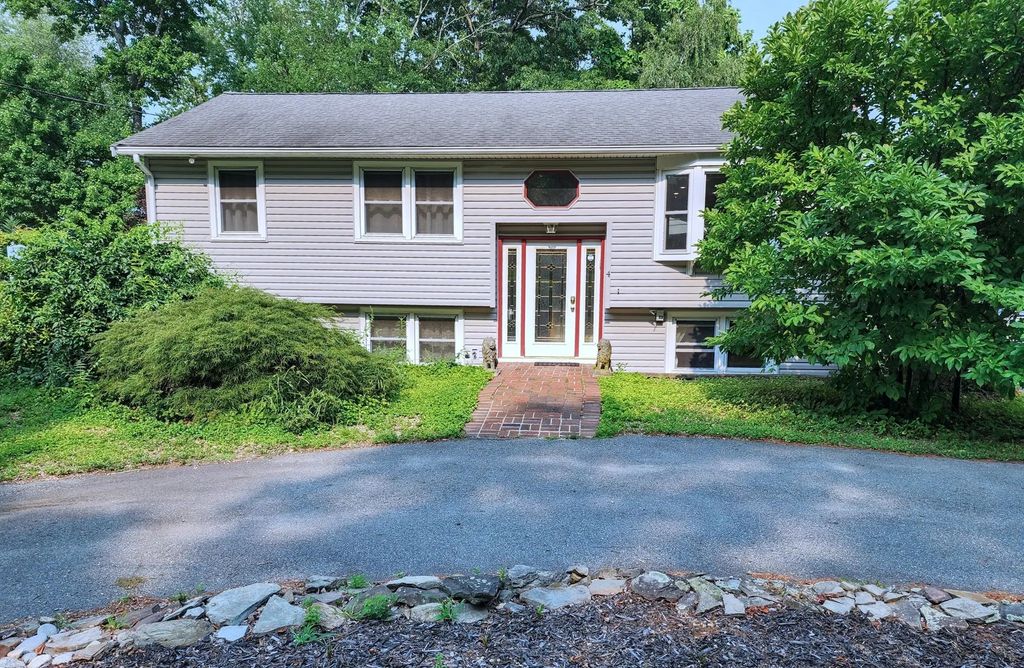4 Amherst St, Billerica