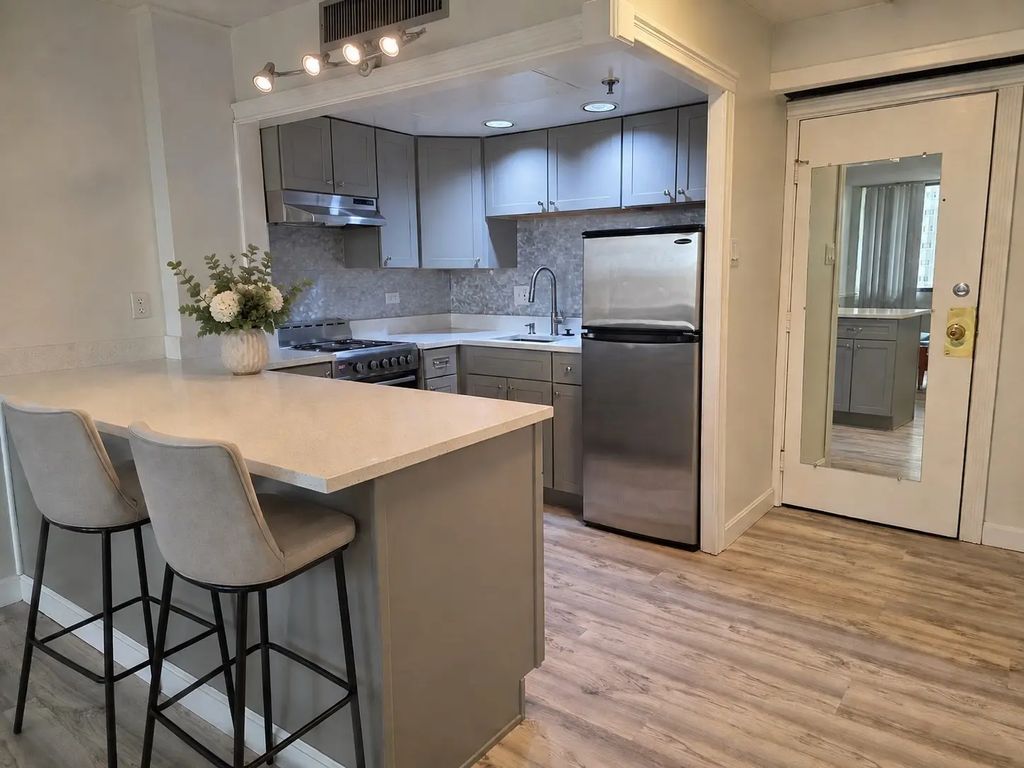 70 Southbridge St #811, Worcester