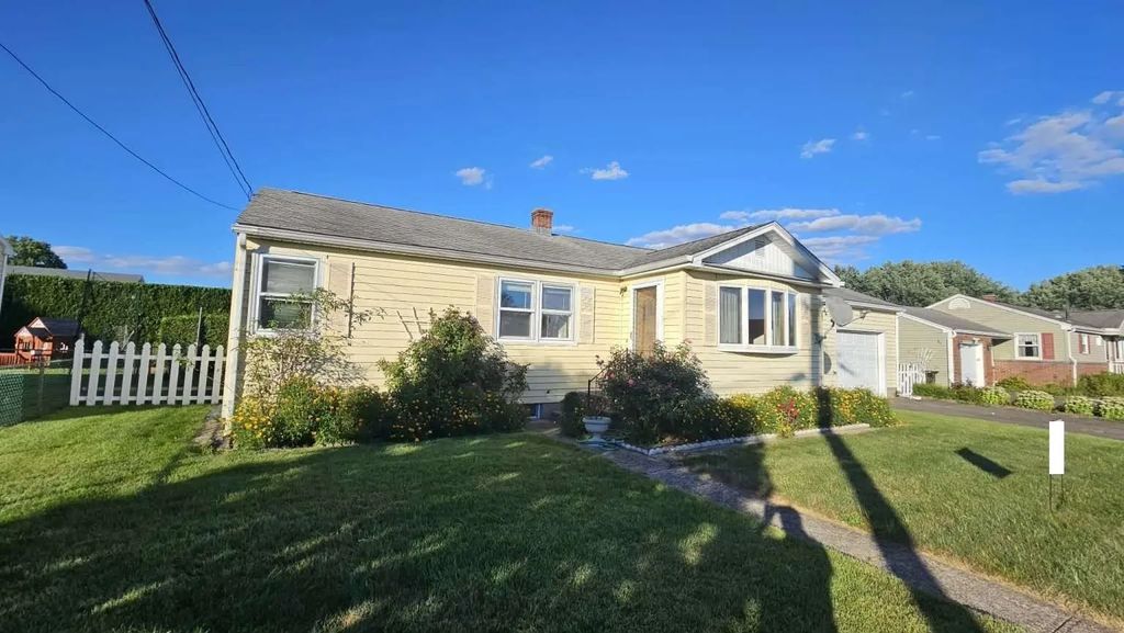38 Cora Ave, Chicopee
