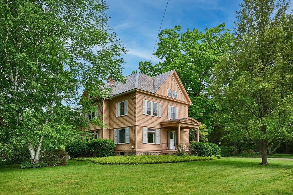 198 Leyden Rd, Greenfield