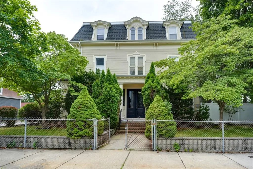 18 Summit Ave, Somerville
