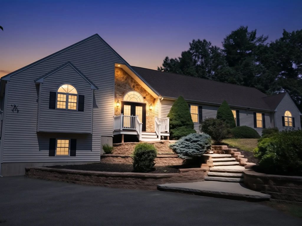 155 Ousamequin Pnes, East Bridgewater