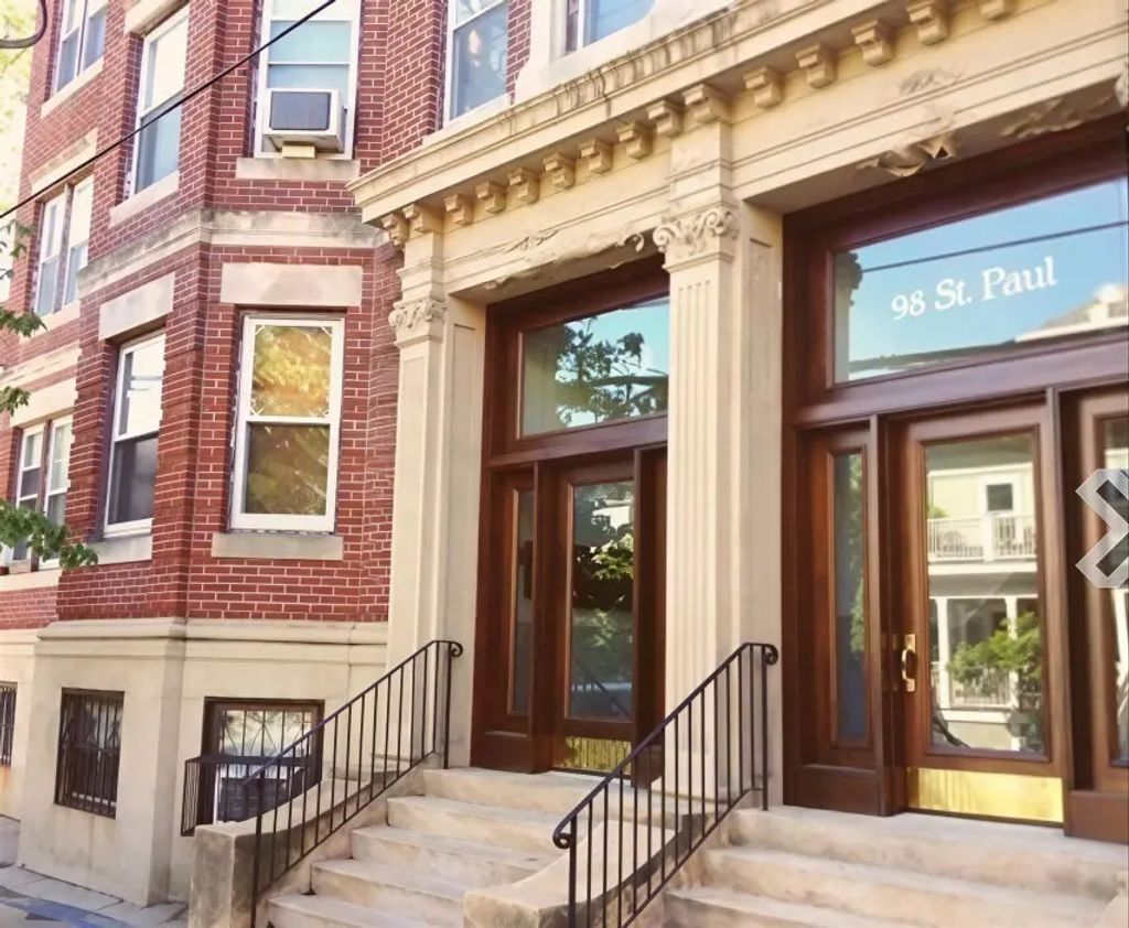 96 Saint Paul #2, Brookline