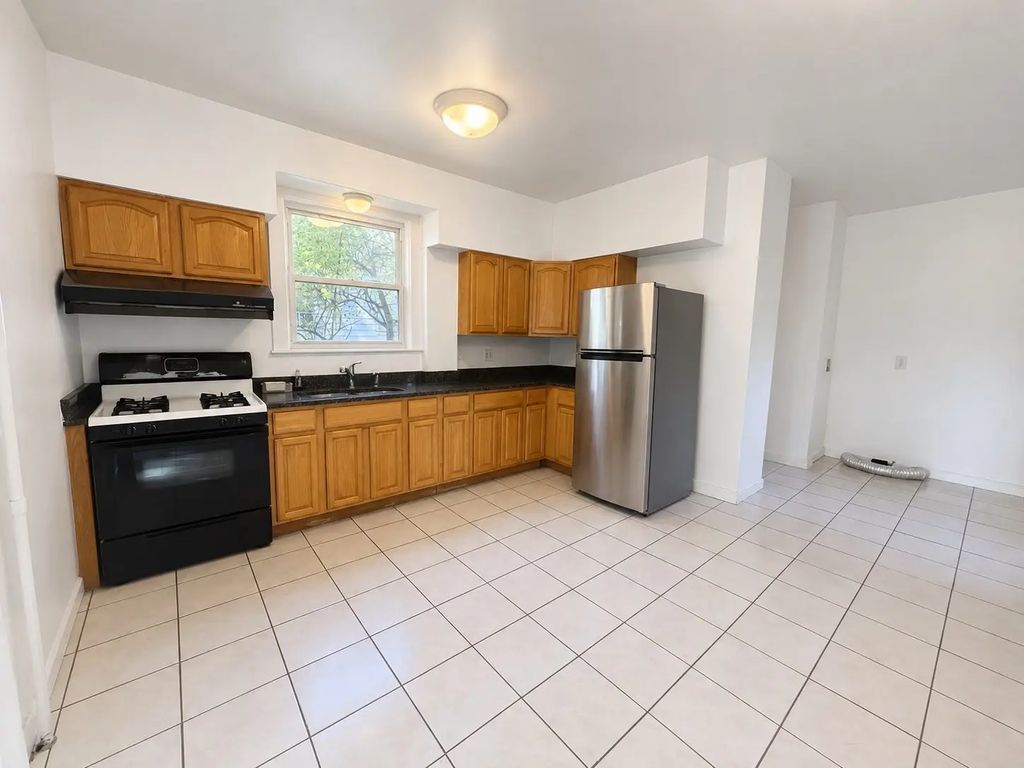 46 Court St #1, Newton
