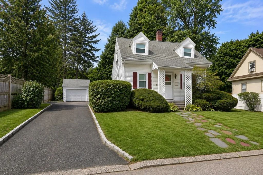 425 Prospect St, Norwood