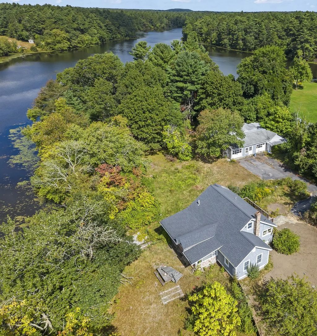 2576 Cranberry Hwy, Wareham
