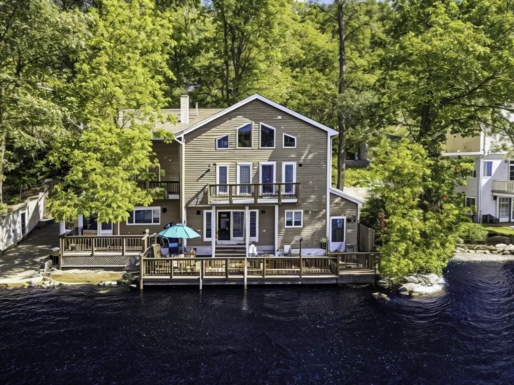 28 Downey Street, Hopkinton