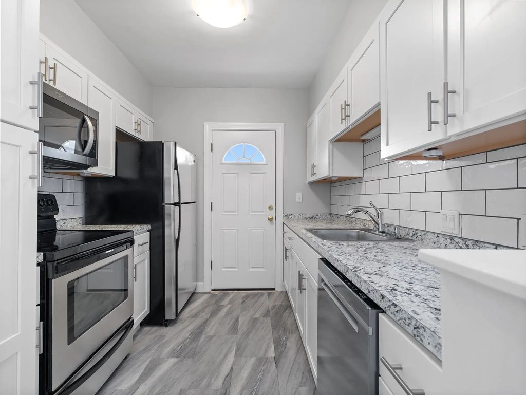 16 Windsor Rd #1, Medford