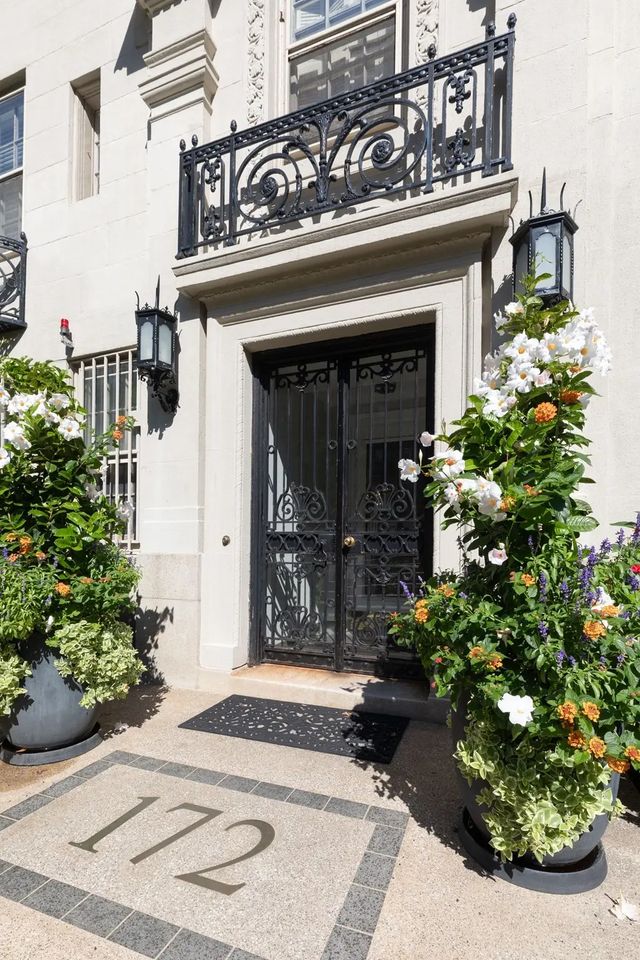 172 Beacon St #3, Boston