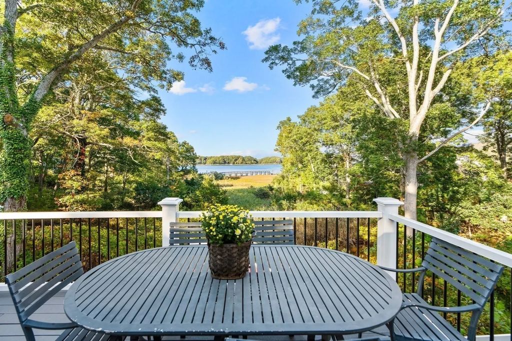 13 Sand Dollar, Mashpee