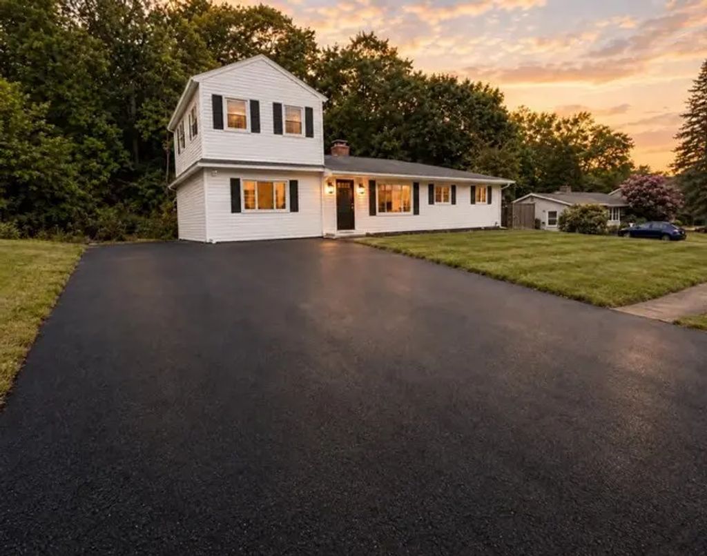 11 Price Rd, Peabody