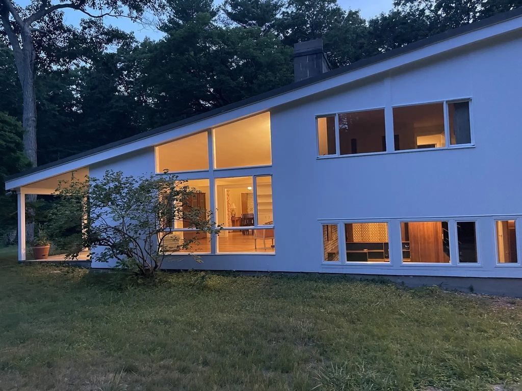 60 Shaw Drive, Wayland