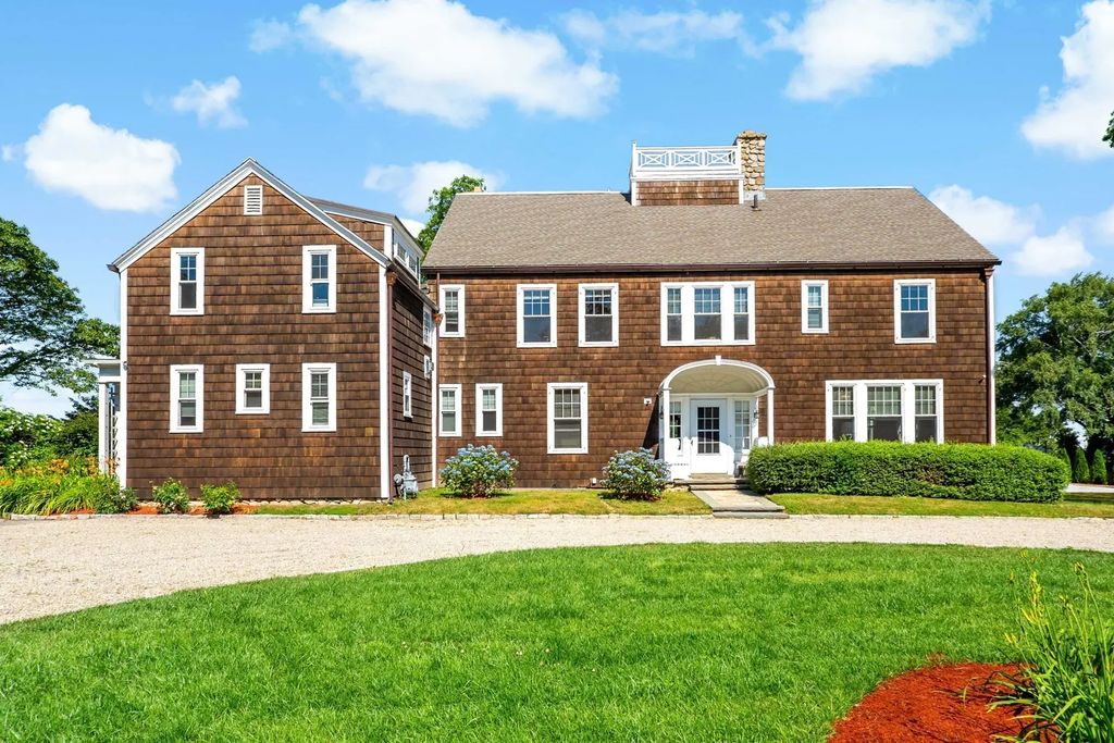 122 Gansett Rd, Falmouth