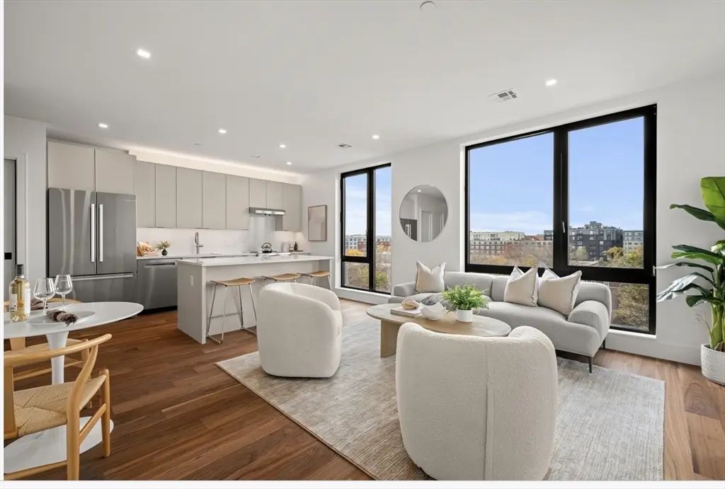 1515 Commonwealth Ave #506, Boston