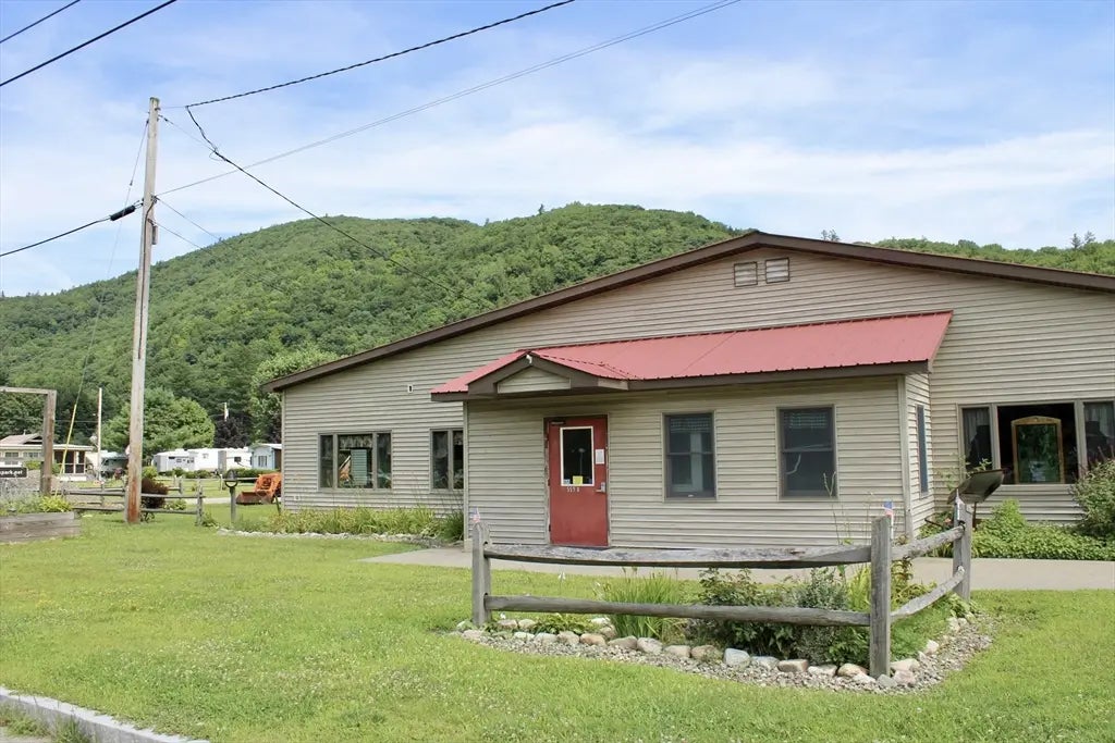 559 Tea St, Charlemont