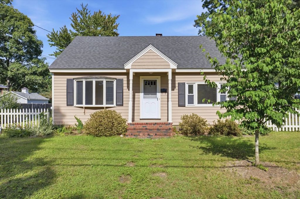 6 Pleasant St, Chelmsford