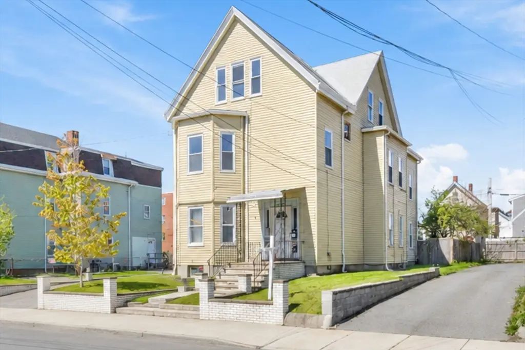 162 Vine Street, Everett