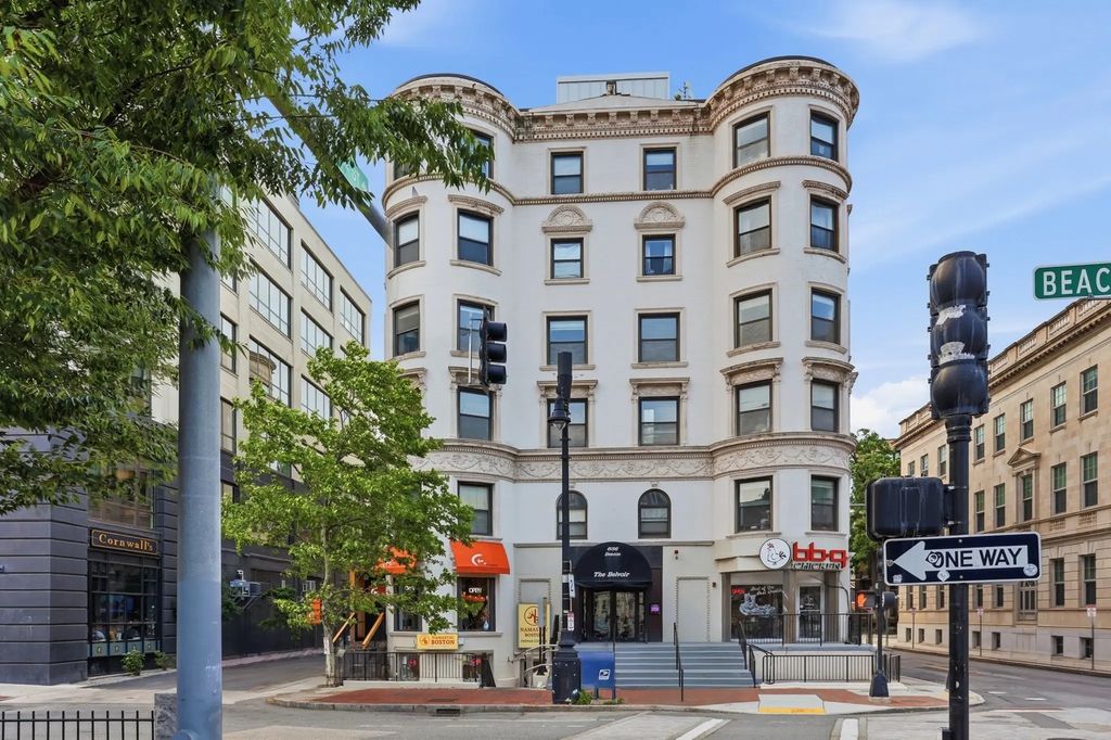 636 Beacon St #206, Boston
