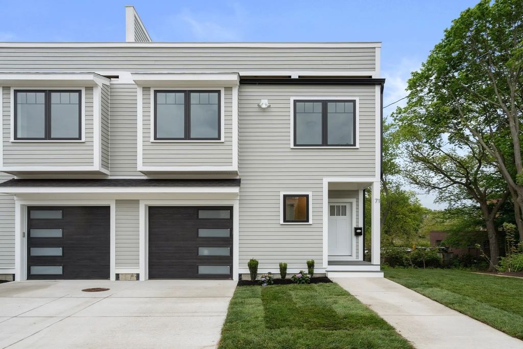 73 Mystic St #73, Arlington