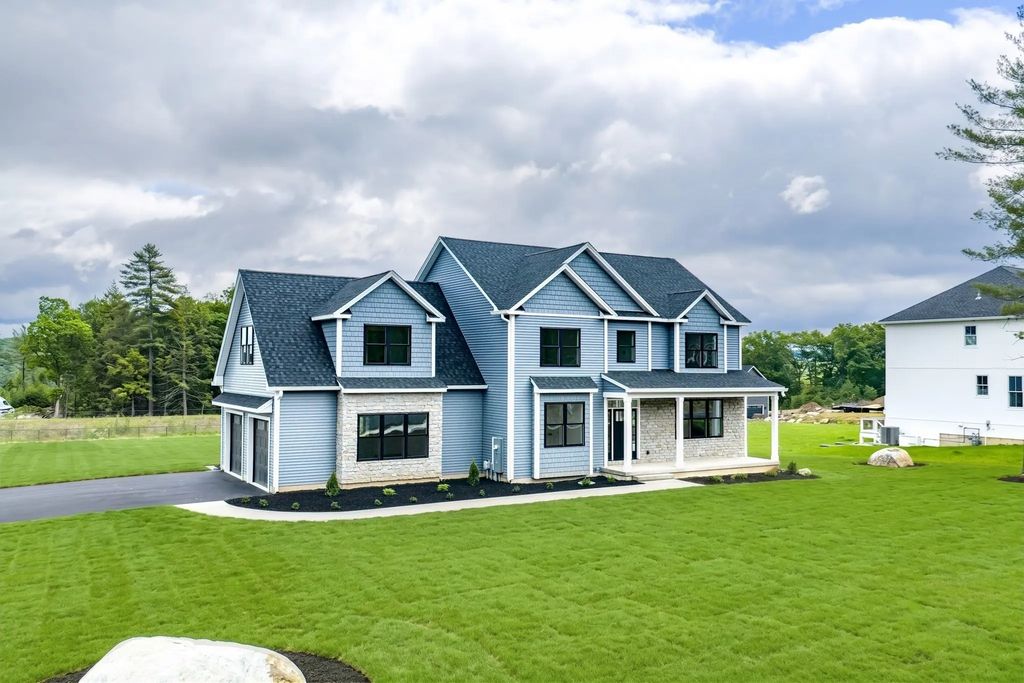 32 Balsam Hill Rd, Ludlow