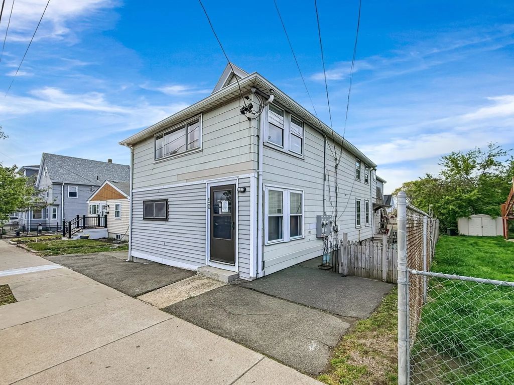 50 Main St, Winthrop