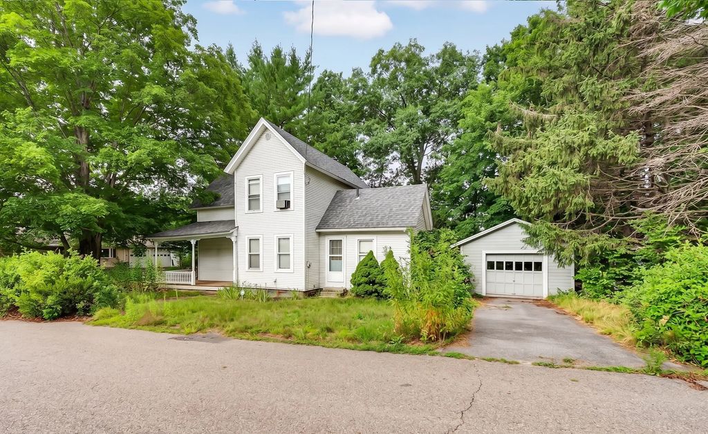 68 Harvard Ave, Athol