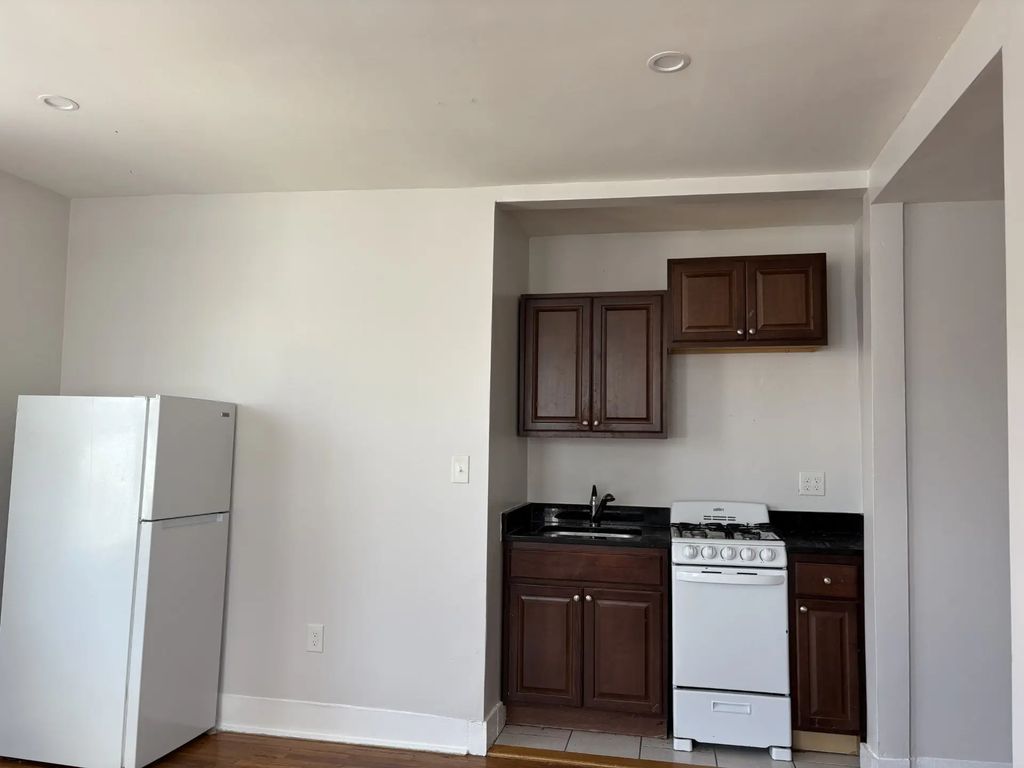 166 Salem #b1, Malden