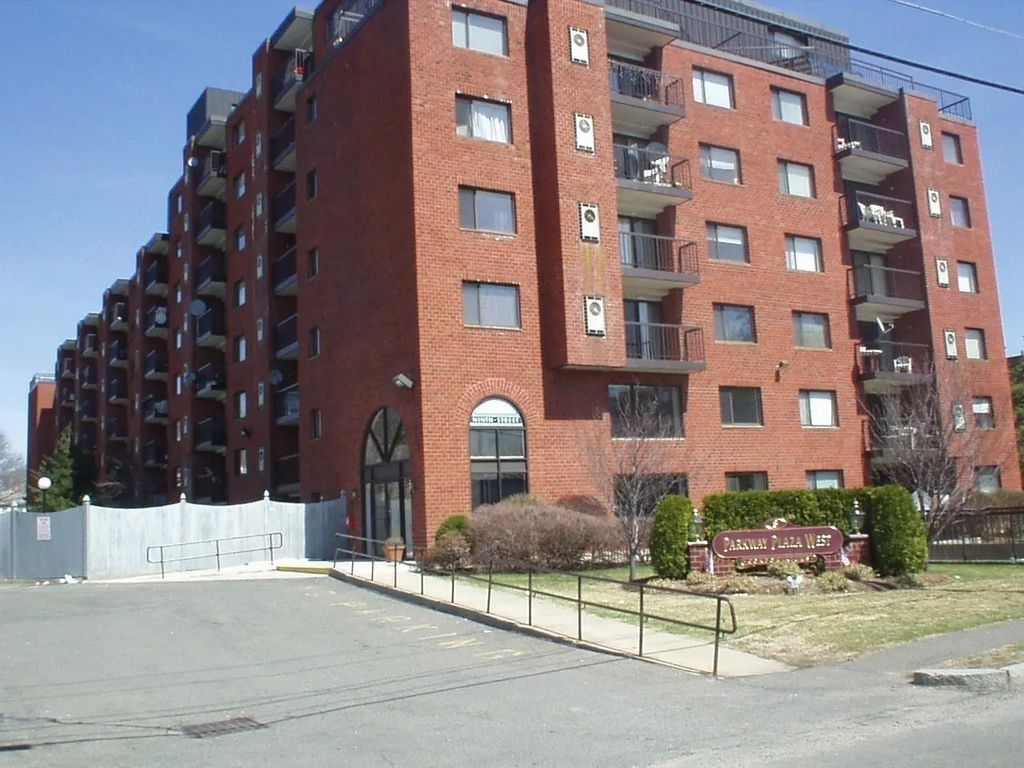 8 Ninth Street #102, Medford