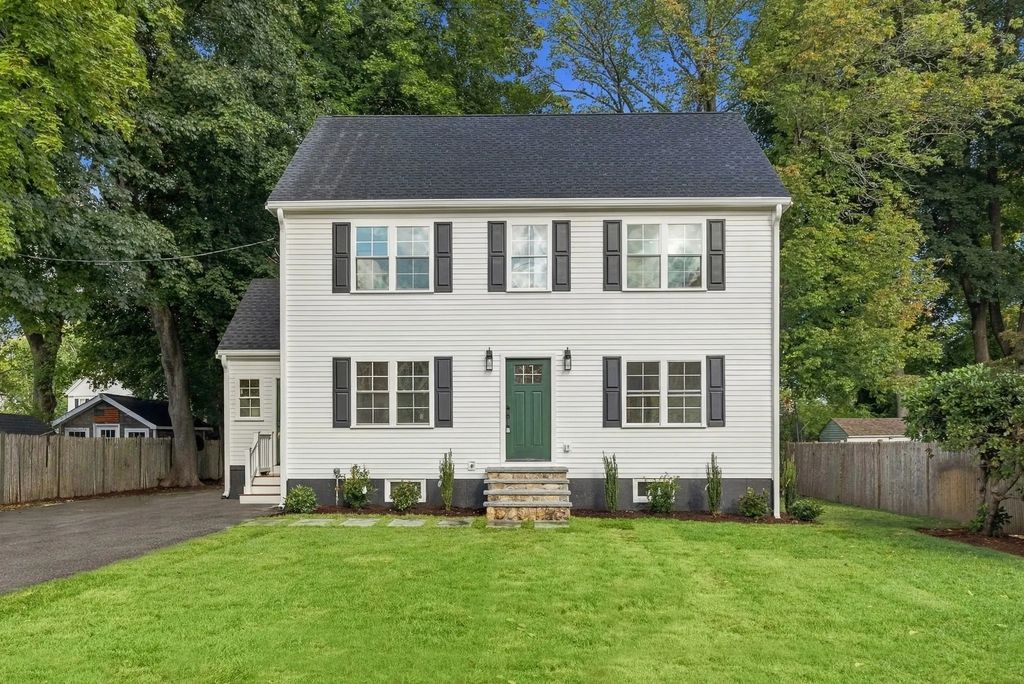 11 Clark Ave, Walpole