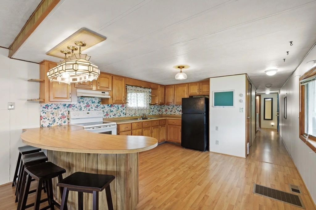 48 Easy Street, Raynham