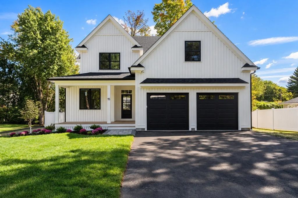 15 Nickerson Rd, Bedford