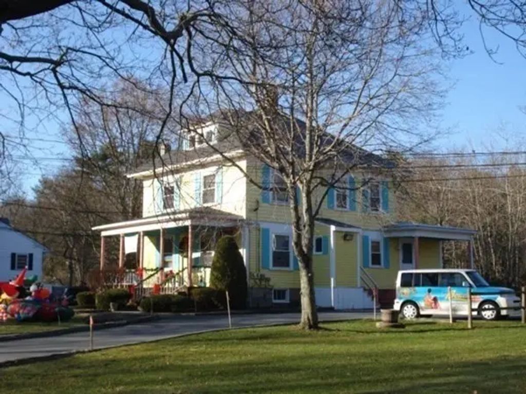 634 Broadway, Raynham