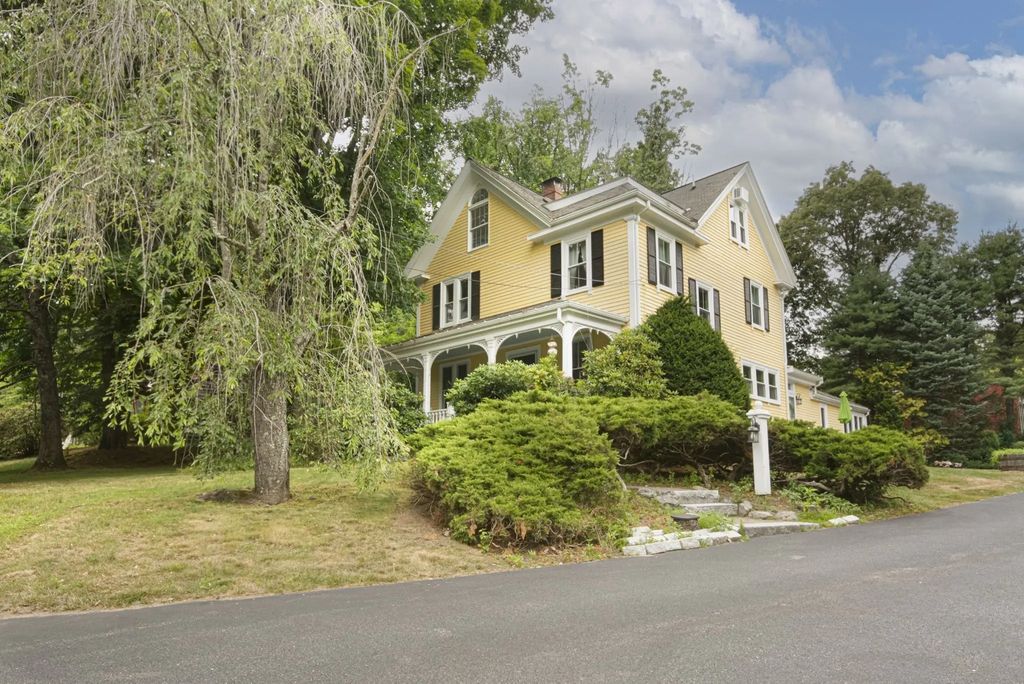 26 Millbrook Rd, Wayland