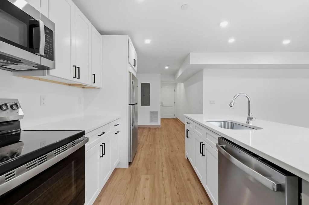 26 Union St #205, Natick