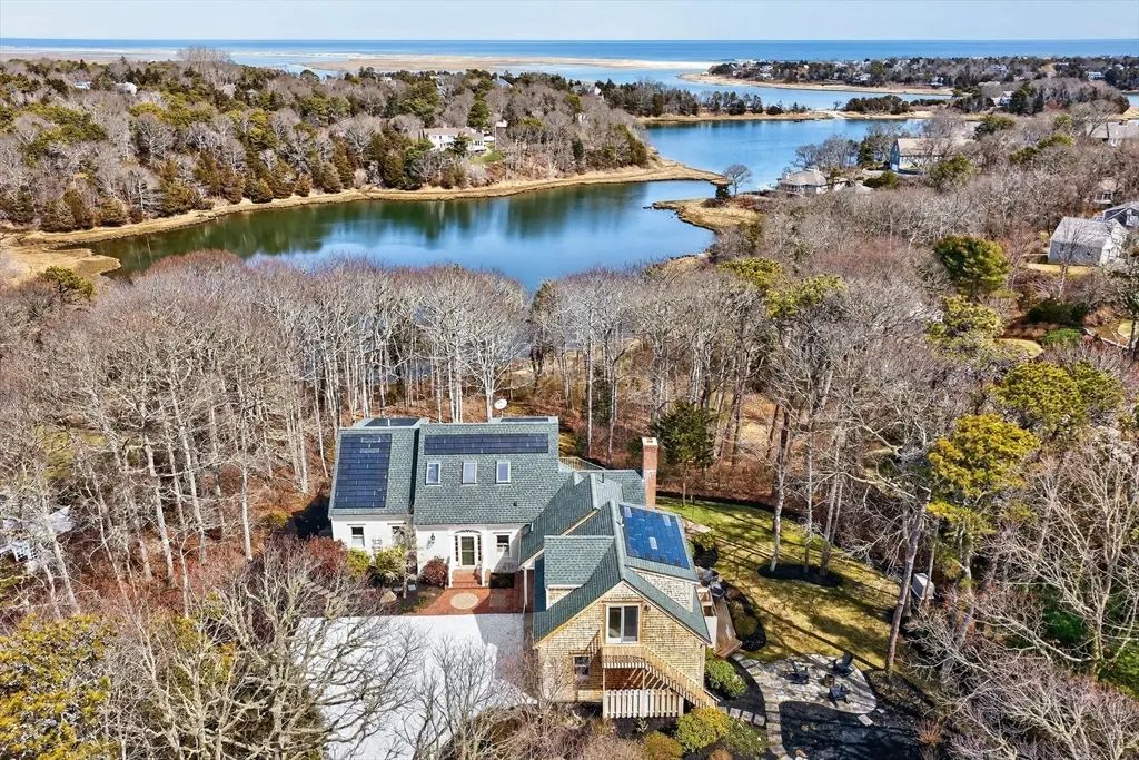 7 Little Cove Lane, Orleans
