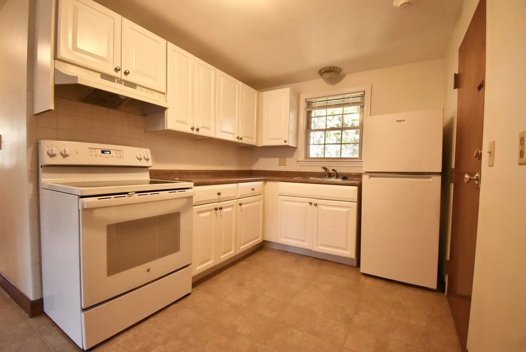 600 Cabot St #3, Beverly