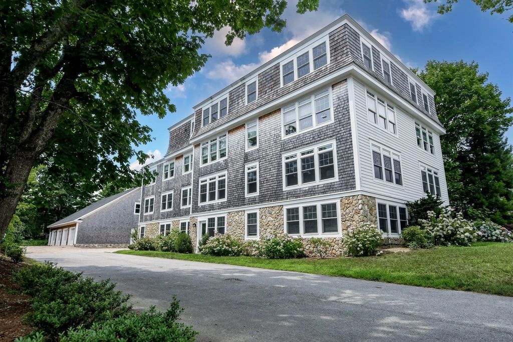 324 Front Street #4, Marion
