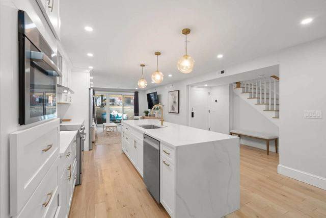 5 Worcester Sq #a, Boston
