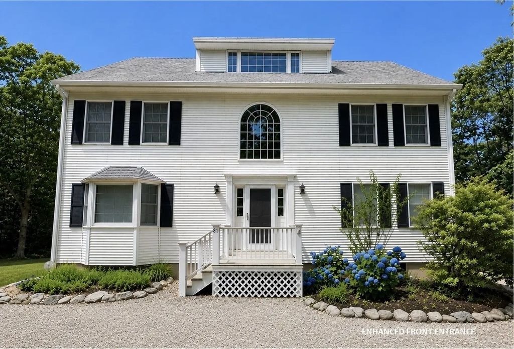 81 Whalers Walk, Edgartown