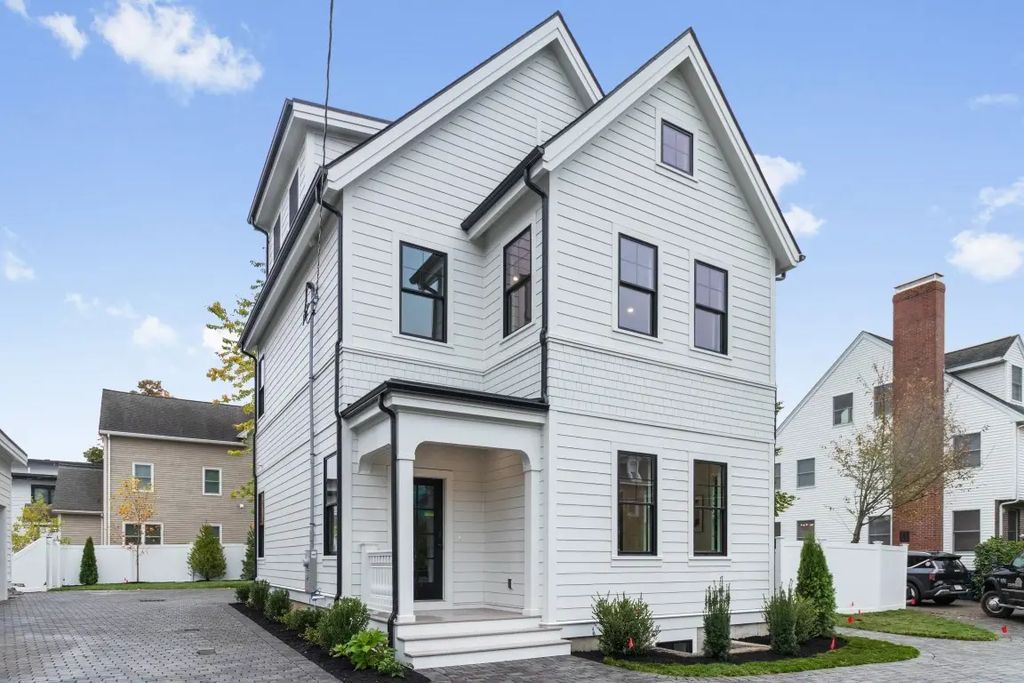 10 Central Ave #10, Newton